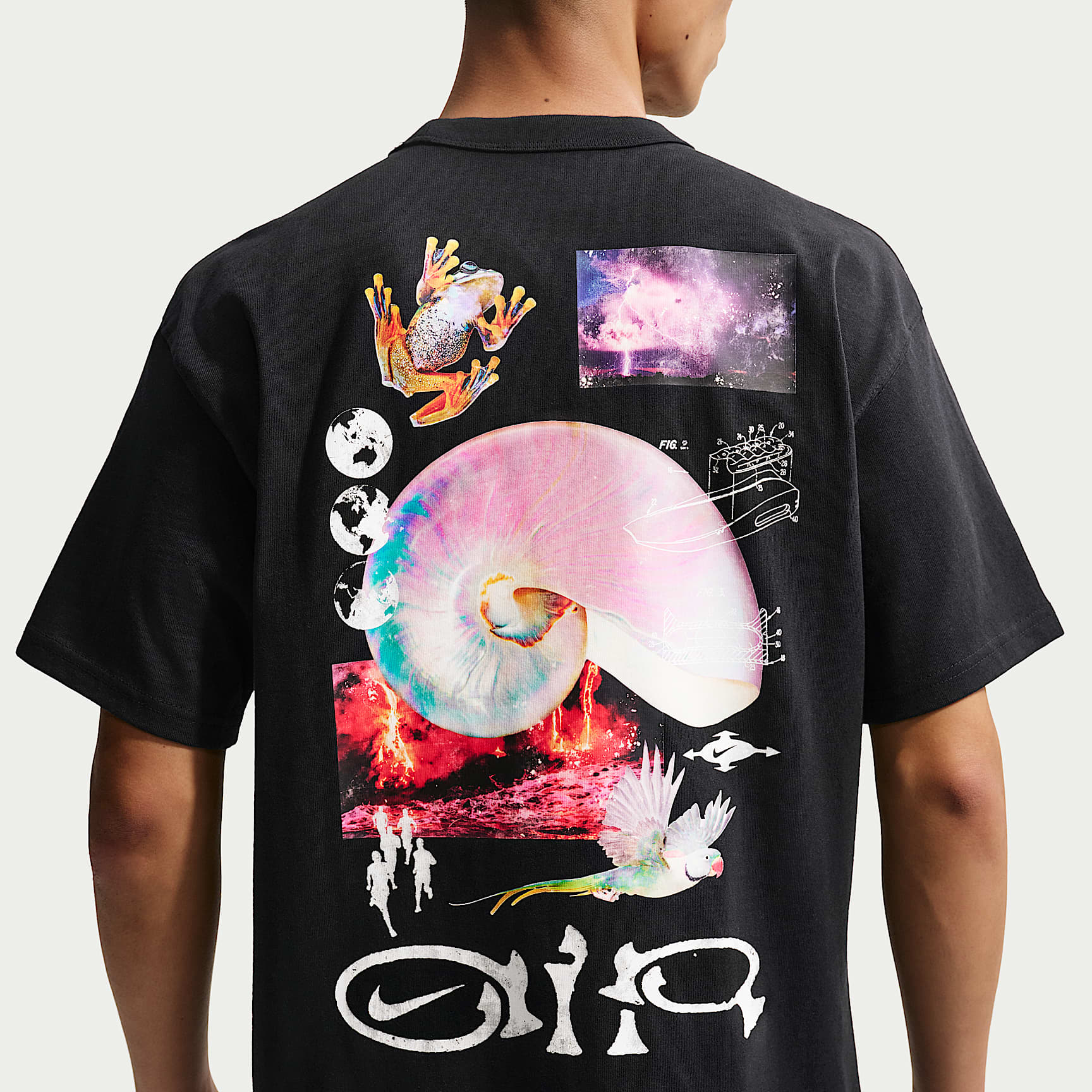 Nike Sportswear Premium Essentials T-Shirt. Nike JP